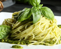 Pesto de espinafre com óleo de abacate