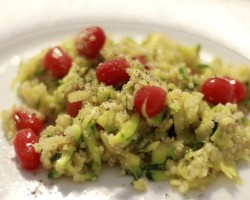 Quinua com tomate e coentro