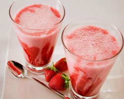 Frapê de morango proteico