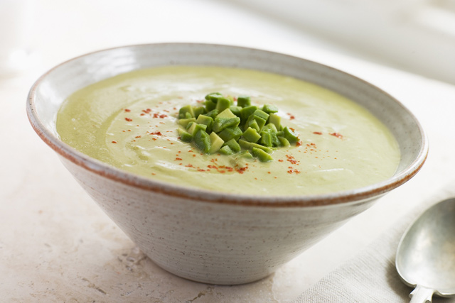 Sopa fria de abacate