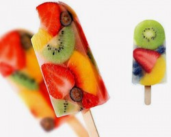Picolé de frutas com água de coco