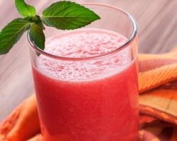 Suco de Melão, limão e cerejas