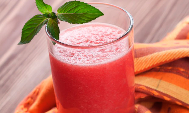 Suco de Melão, limão e cerejas