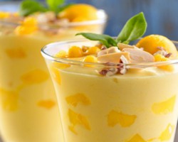 Mousse de pêssego e manga