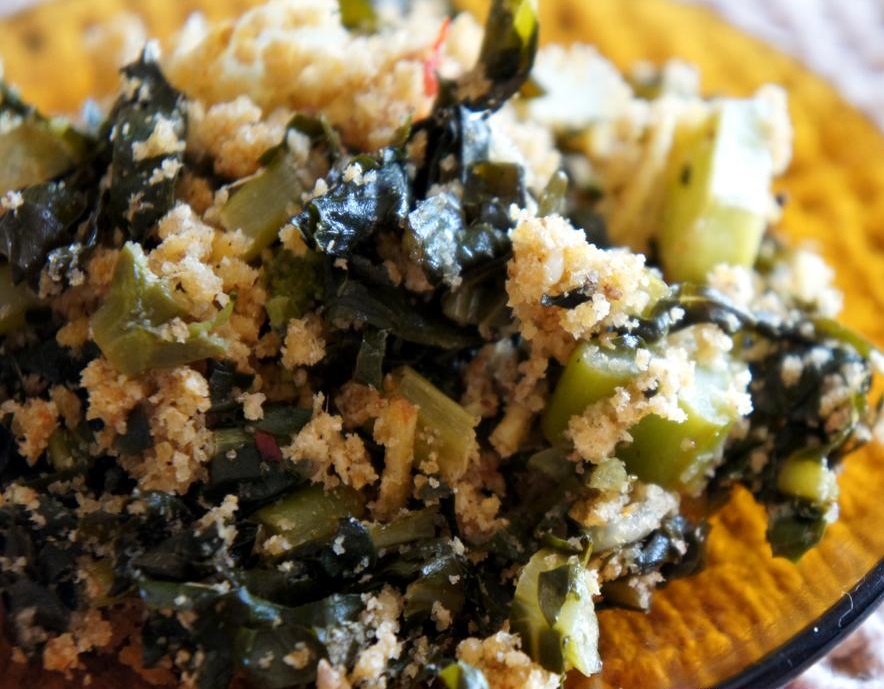 Farofa de folhas e talos