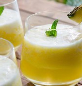 Refresco de casca de abacaxi