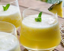 Refresco de casca de abacaxi