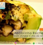 Abobrinha Recheada com Shitake e Mix de Legumes